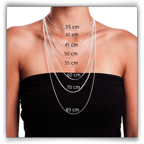 Collier Fil d’Ariane – Lien précieux au creux du cou