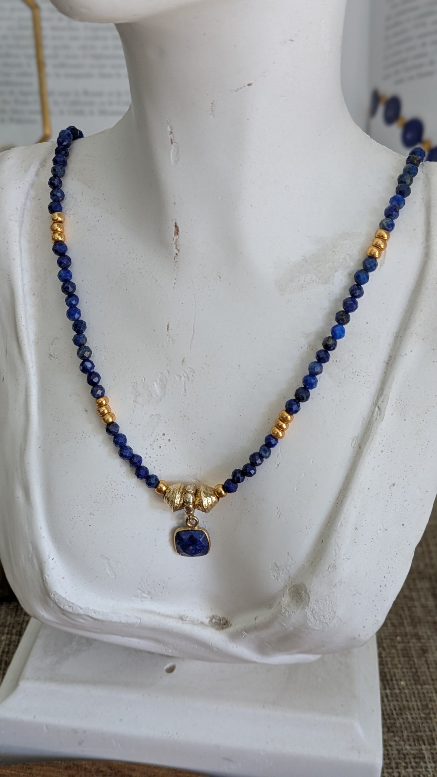 COLLIER REINE D'EGYPTE